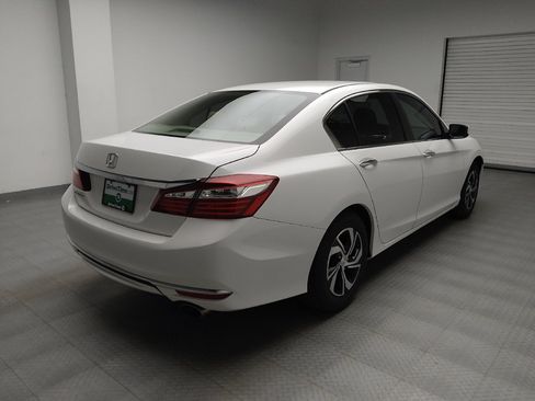 Used 2017 Honda Accord LX image 9