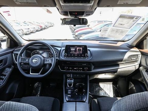 Used 2023 Nissan Rogue SV image 13