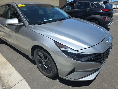 Used 2023 Hyundai Elantra SEL w/ Cargo Package FWD image 12