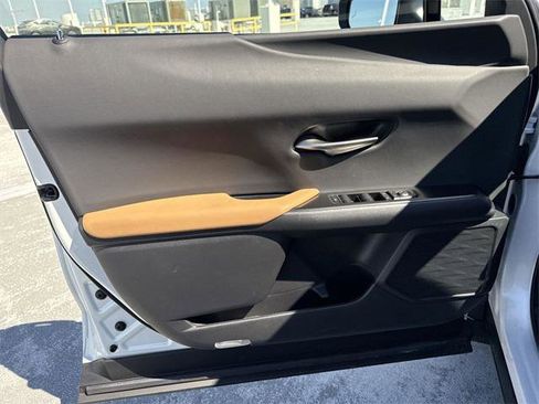 Certified 2025 Lexus UX 300h FWD w/ Accessory Package (Z1) image 13
