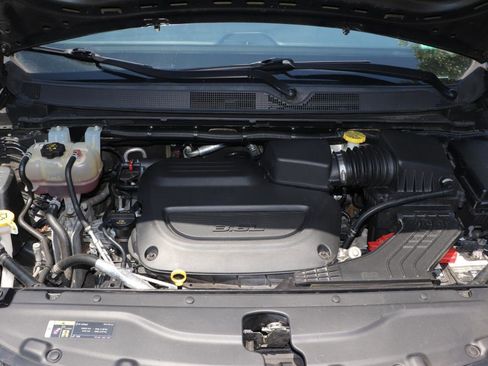 Used 2019 Chrysler Pacifica Limited w/ Advanced Safetytec Group FWD image 55