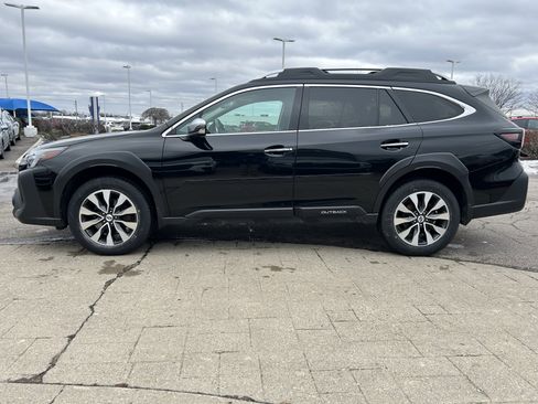 Used 2023 Subaru Outback Touring image 4