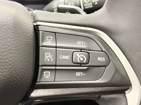 Used 2023 Jeep Grand Cherokee Laredo w/ Luxury Tech Group I AWD/4WD image 20