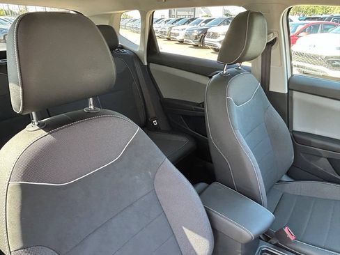 Certified 2023 Volkswagen Taos SE FWD image 38