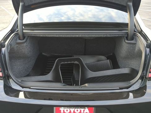 Used 2023 Dodge Charger R/T w/ Blacktop Package image 16