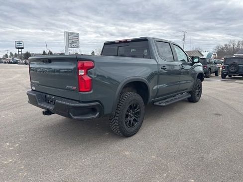 Used 2025 Chevrolet Silverado 1500 ZR2 AWD/4WD image 9