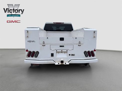 Used 2024 Chevrolet Silverado 2500 LT image 11