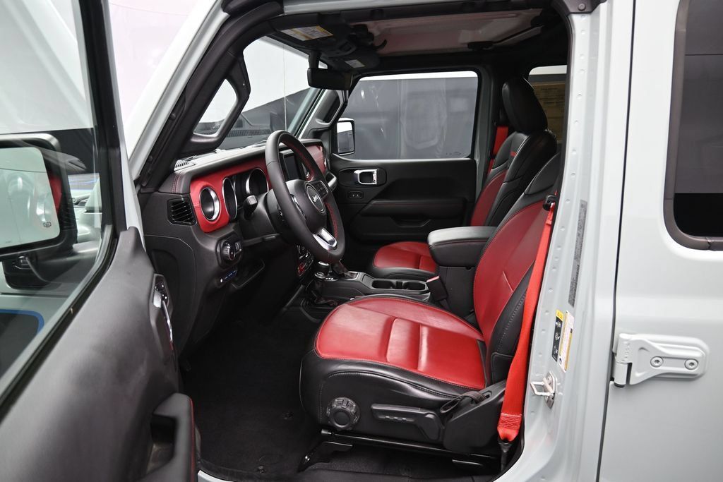 Used 2023 Jeep Wrangler Unlimited Rubicon 4xe AWD/4WD image 9