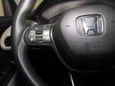 Certified 2025 Honda HR-V LX image 5