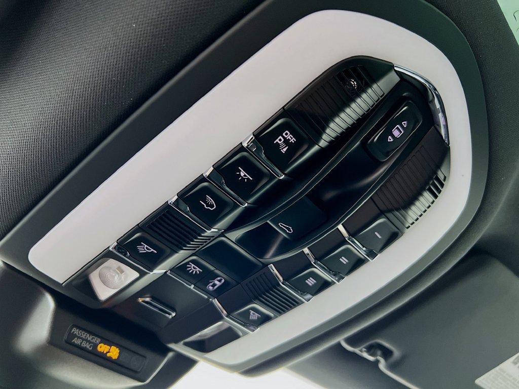 Certified 2026 Porsche Macan AWD/4WD image 14