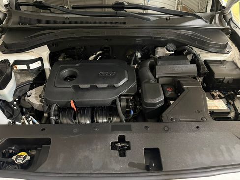 Used 2019 Hyundai Santa Fe SE image 19