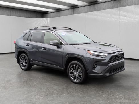 Used 2025 Toyota RAV4 XLE Premium w/ Weather Package AWD/4WD image 1