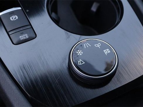 Certified 2023 Nissan Rogue SV image 18