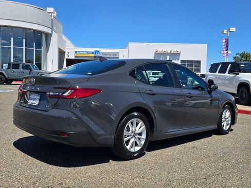Used 2025 Toyota Camry LE FWD image 4