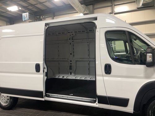 Used 2023 RAM ProMaster 2500 FWD image 13