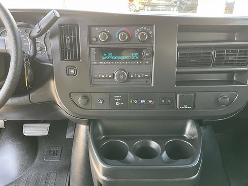 Used 2025 Chevrolet Express 3500 LT w/ LT Preferred Equipment Group RWD image 32