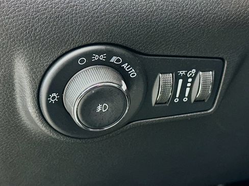 Certified 2023 Jeep Compass Limited AWD/4WD image 18