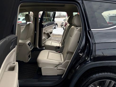 Used 2019 Volkswagen Atlas SE w/ Panoramic Sunroof Package image 17