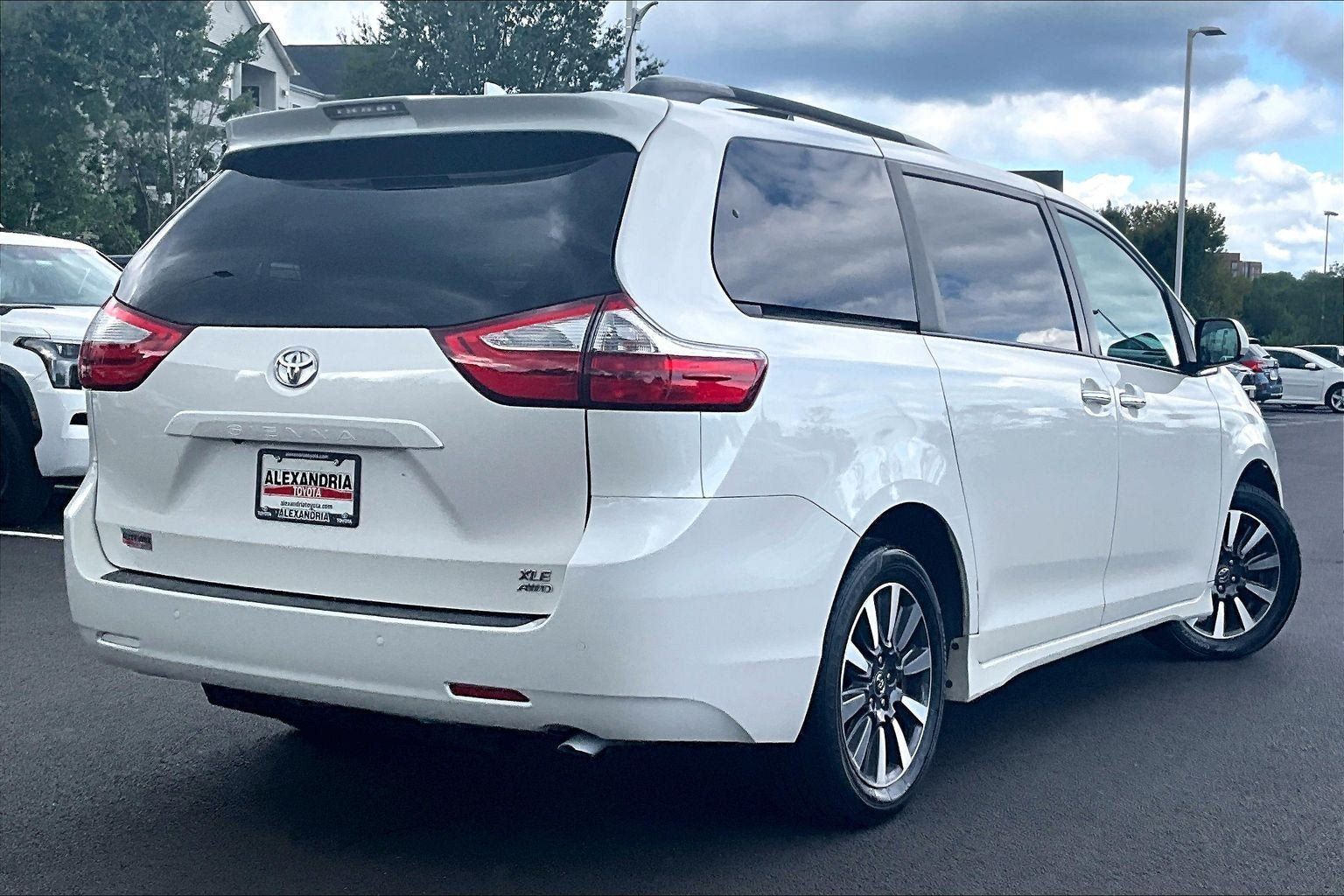 Used 2019 Toyota Sienna XLE w/ XLE Navigation Package AWD/4WD image 12