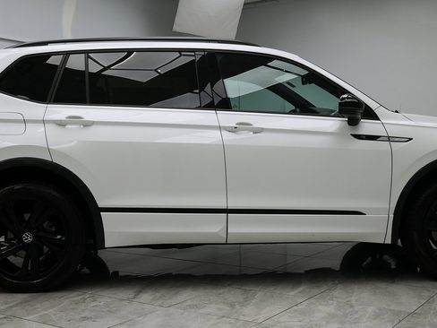 Used 2024 Volkswagen Tiguan SE R-Line image 8