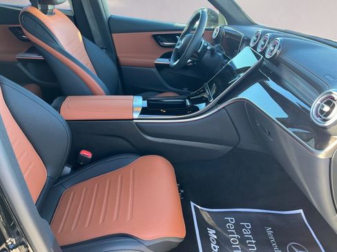 Certified 2025 Mercedes-Benz GLC 300 4MATIC image 11