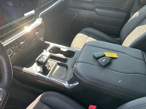 Used 2023 Chevrolet Silverado 1500 RST w/ Redline Edition AWD/4WD image 18