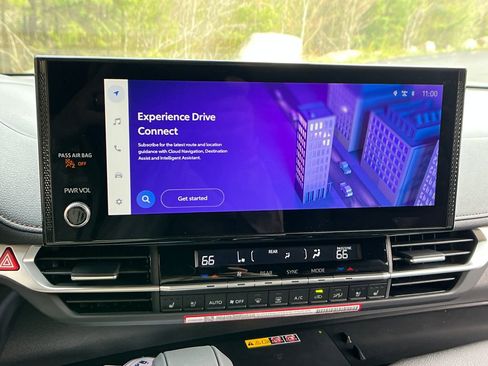 New 2026 Toyota Sienna Platinum AWD/4WD image 18