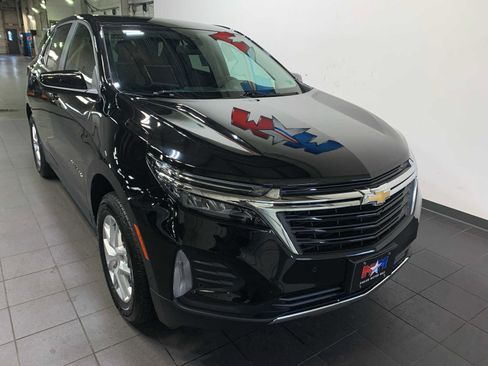 Used 2024 Chevrolet Equinox LT image 2