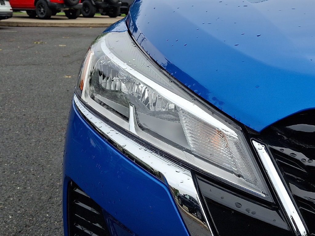 Used 2024 Nissan Kicks SV w/ Exterior Package FWD image 12