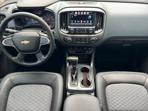 Used 2018 Chevrolet Colorado Z71 AWD/4WD image 9