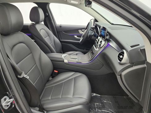 Used 2022 Mercedes-Benz GLC 300 image 17