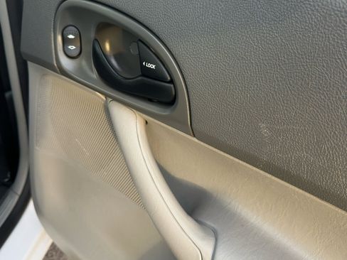 Used 2005 Ford Focus SE image 31
