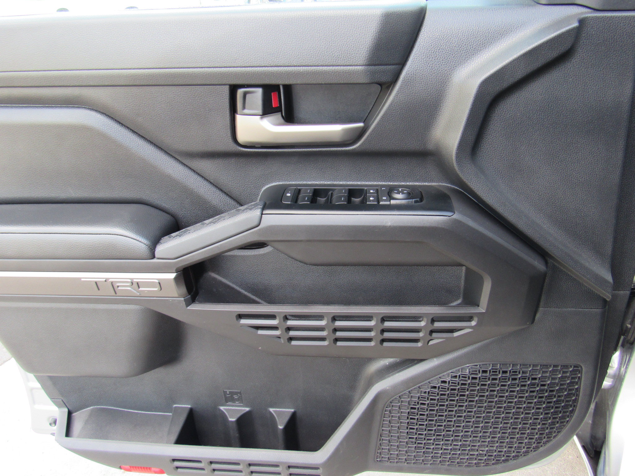 Used 2025 Toyota Tacoma TRD Off-Road AWD/4WD image 12