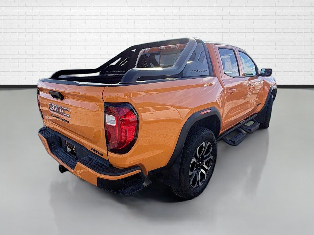 Used 2025 GMC Canyon AT4 w/ Nightfall Edition AWD/4WD image 8