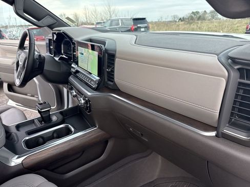 Certified 2025 GMC Sierra 1500 SLT w/ SLT Premium Package image 36