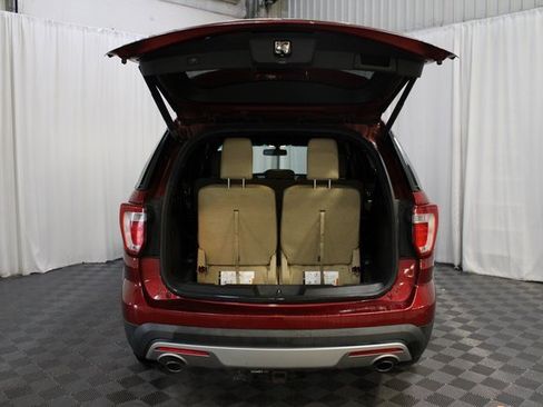Used 2016 Ford Explorer XLT w/ Equipment Group 202A image 7