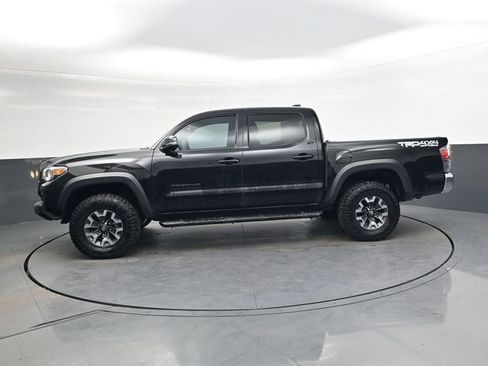 Used 2023 Toyota Tacoma TRD Off-Road image 9