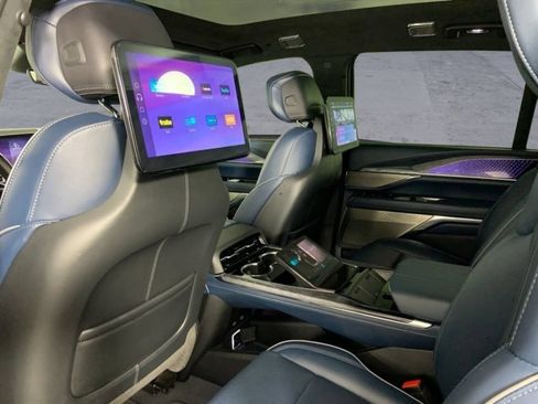 Used 2025 Cadillac Escalade IQ Luxury 2 AWD/4WD image 25