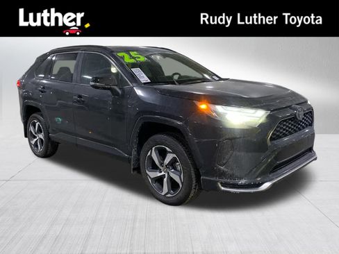 Certified 2025 Toyota RAV4 SE image 1