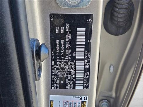 Used 2021 Lexus GX 460 Premium w/ Premium Package image 28