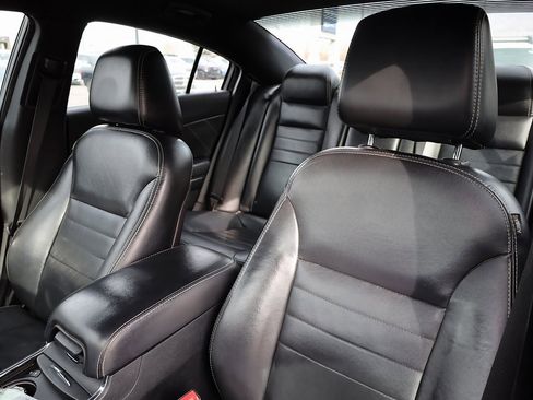 Used 2011 Dodge Charger R/T image 16