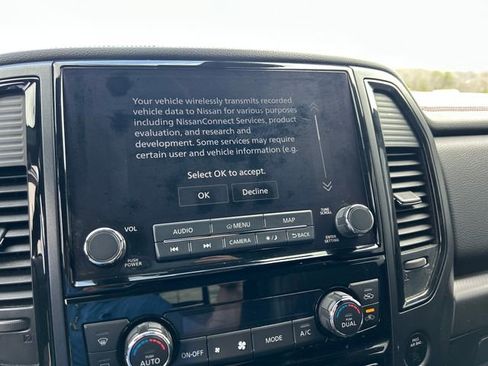 Used 2021 Nissan Titan PRO-4X w/ Pro-4x Convenience Package image 23