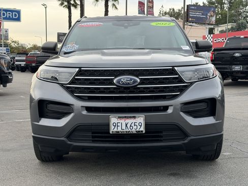 Certified 2022 Ford Explorer XLT image 2