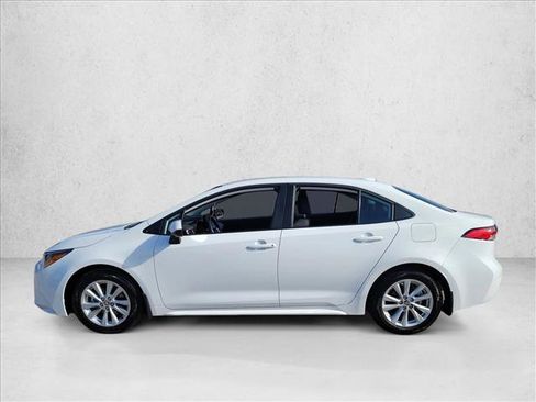 Used 2025 Toyota Corolla LE image 8