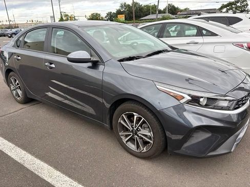 Used 2023 Kia Forte LXS FWD image 2