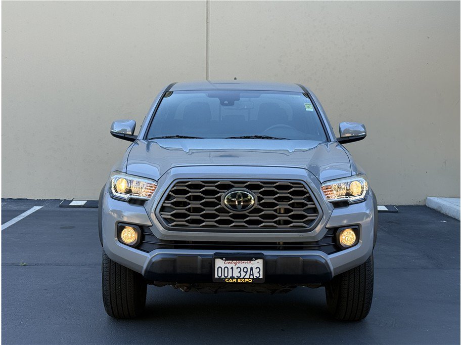 Used 2020 Toyota Tacoma TRD Off-Road w/ Technology Package RWD image 3
