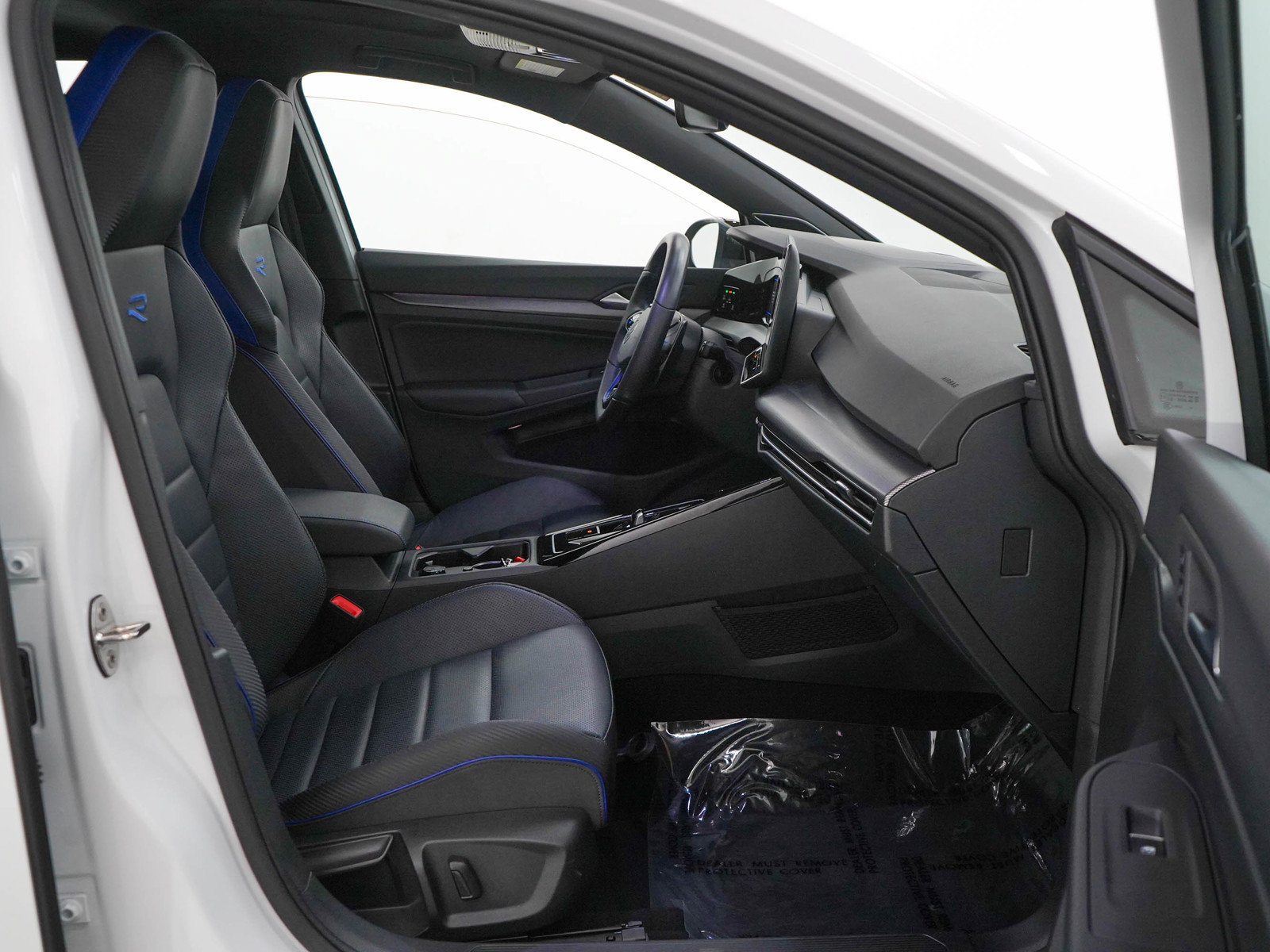 Used 2025 Volkswagen Golf AWD/4WD image 11