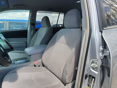 Used 2013 Toyota Highlander 4WD w/ Cold Weather Pkg image 16