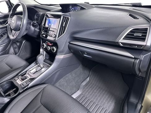 Used 2023 Subaru Forester Premium image 30