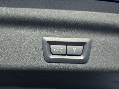 Certified 2025 BMW X1 xDrive28i w/ Convenience Package image 9